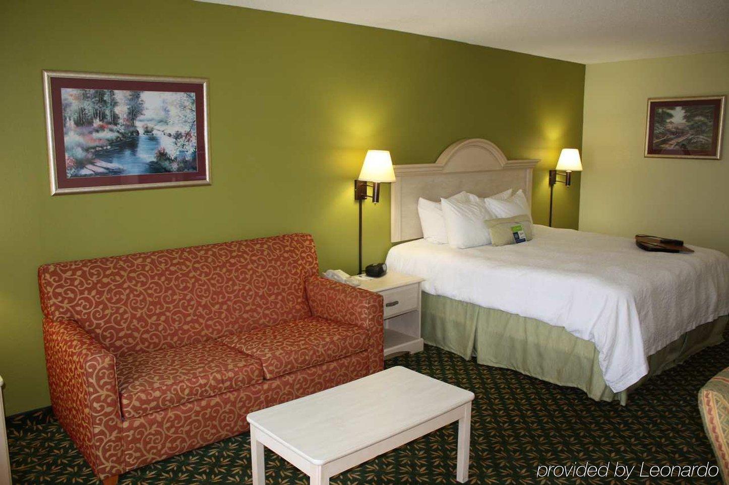 Hampton Inn Jackson Pearl Intrntl Airport Стая снимка
